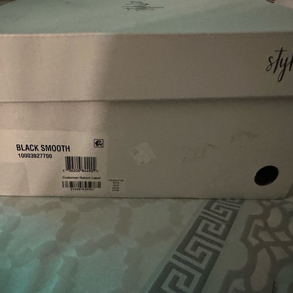 Style and Co - Picture 3 of 4